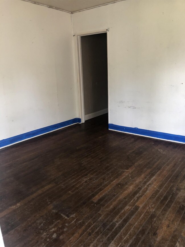 Building Photo - 4340 Kenneth Ave
