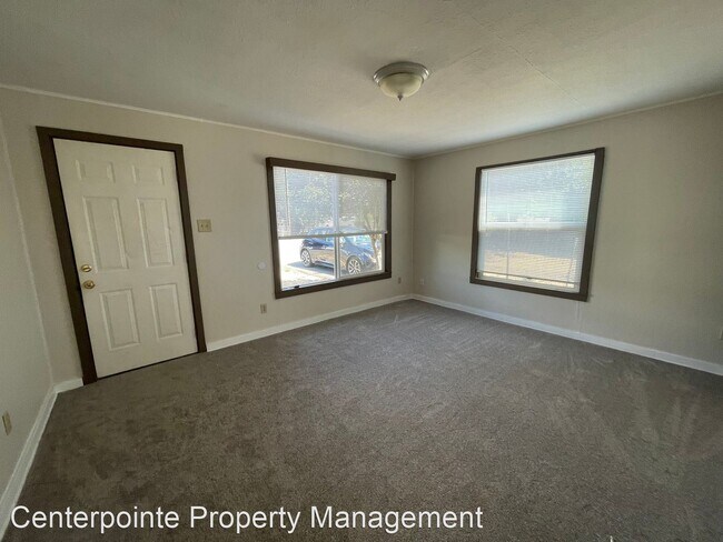 Building Photo - 2 br, 1 bath House - 346 E 2nd St ,
