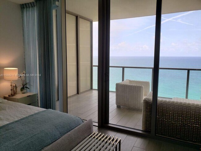 Foto del edificio - 9705 Collins Ave