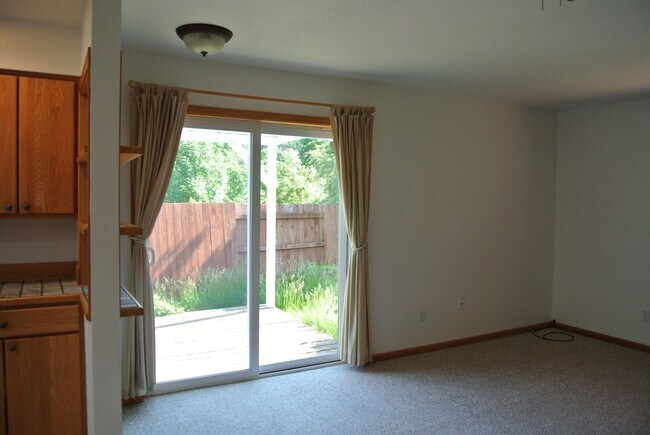 Building Photo - Great 3-Bedroom 2 bath in Philomath!