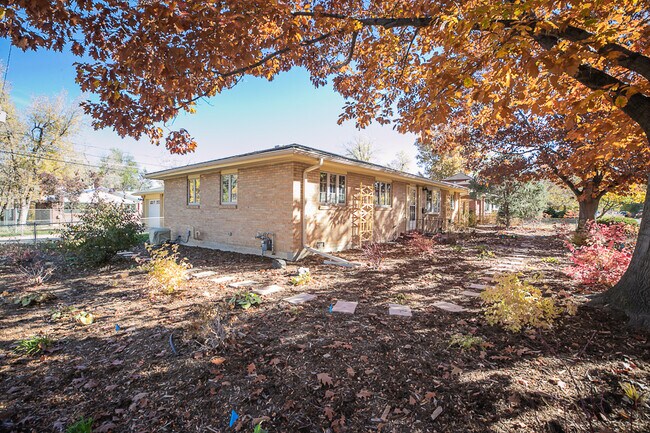Building Photo - 3505 Martin Dr