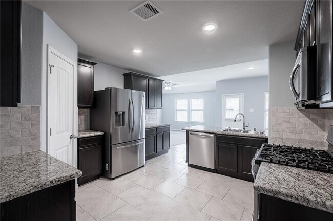 Building Photo - 1811 Bravos Manor Ln