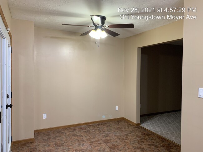 Building Photo - 673 Moyer Ave