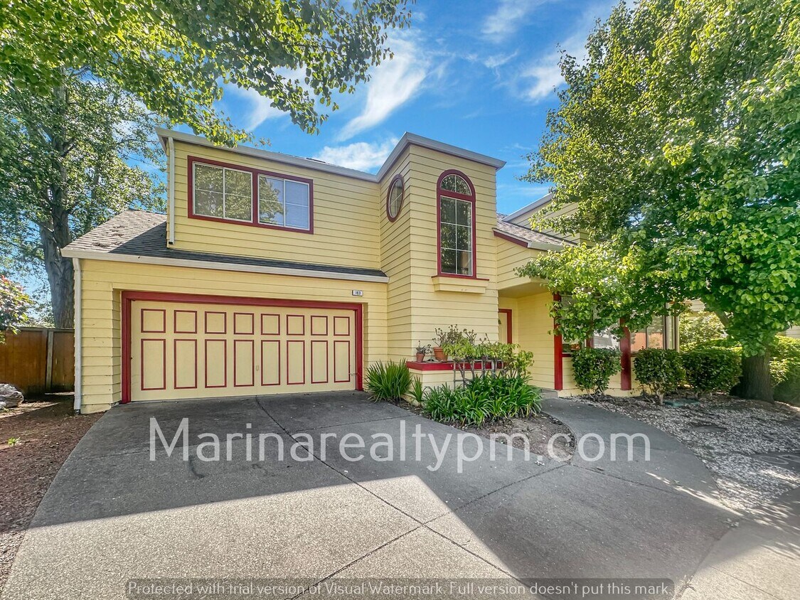 Foto principal - Charming 4 bedroom 2.5 bath in Glen Cove, ...