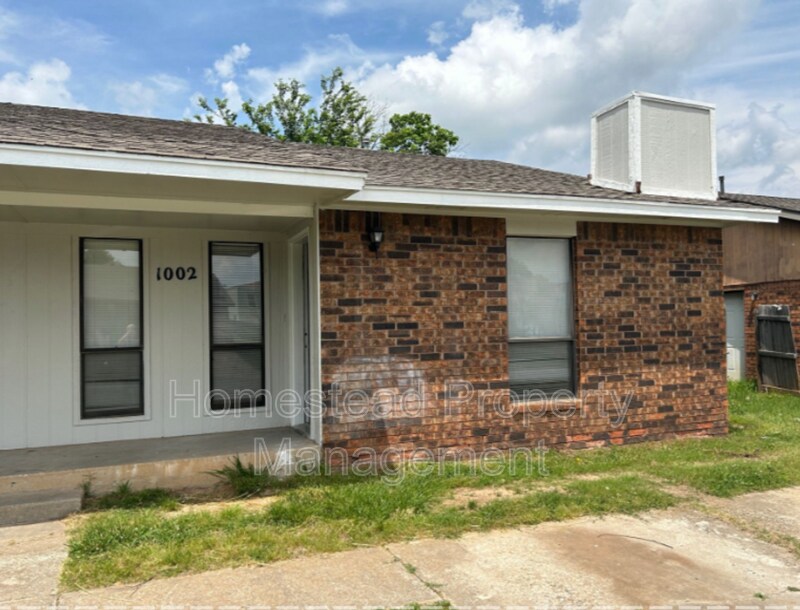 1002 Acacia Cir, Noble, OK 73068 Condo for Rent in Noble, OK