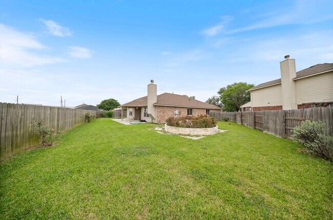 Building Photo - 6007 Wilcox Point Dr