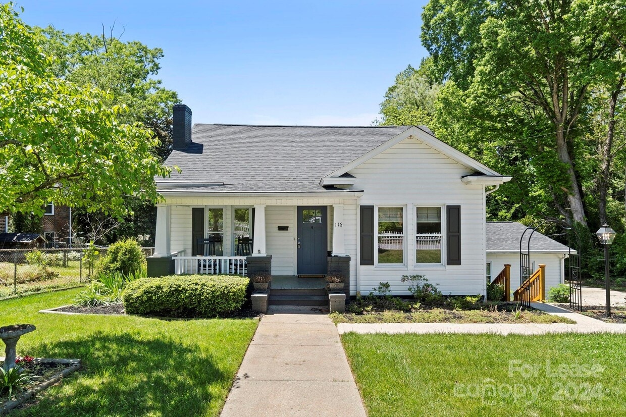 Primary Photo - 116 Forest Hill St