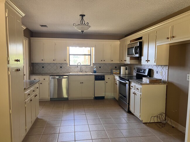 Foto del edificio - Great 3 Bedrooms 2 Bath Home in Cumming, GA!!! Available Now!