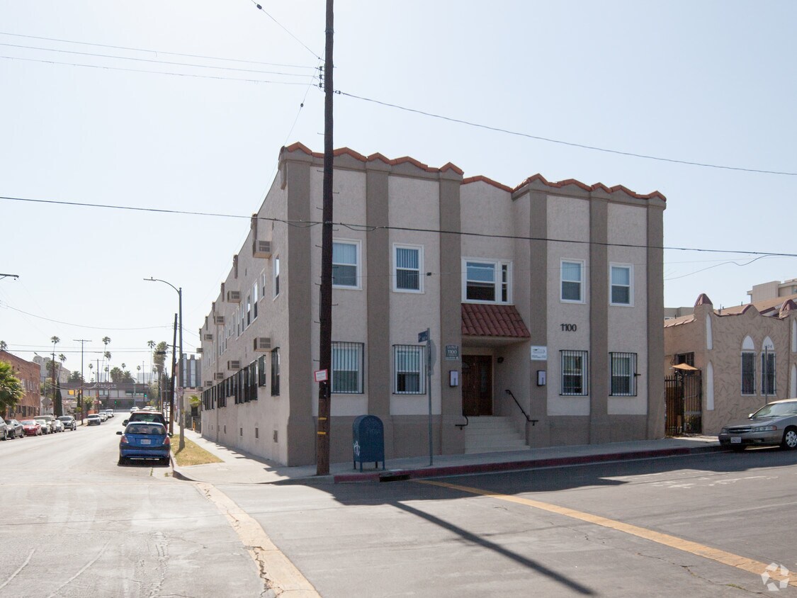 Building Photo - LA Pro II