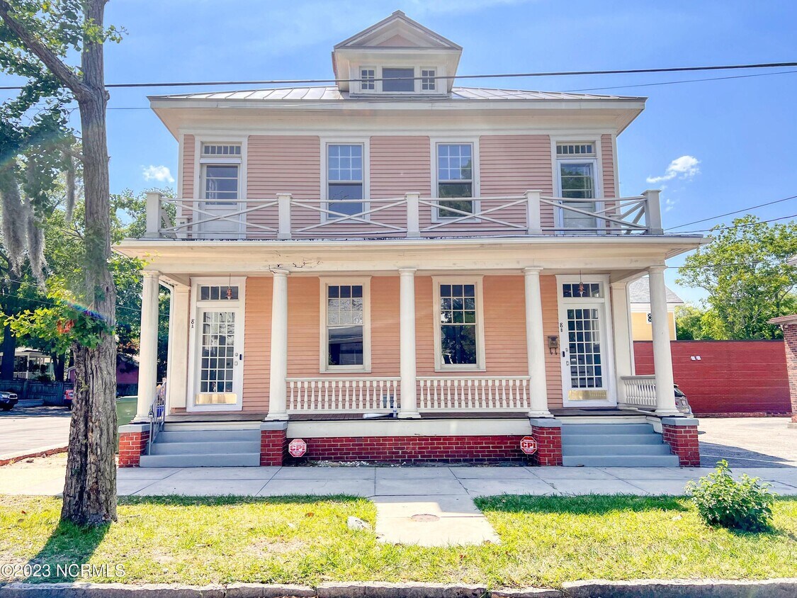 Primary Photo - 8 S 7th St