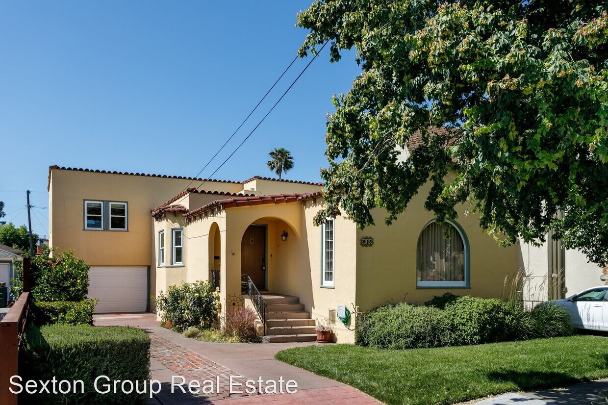 Primary Photo - 4 br, 2 bath House - 818 Collier Dr