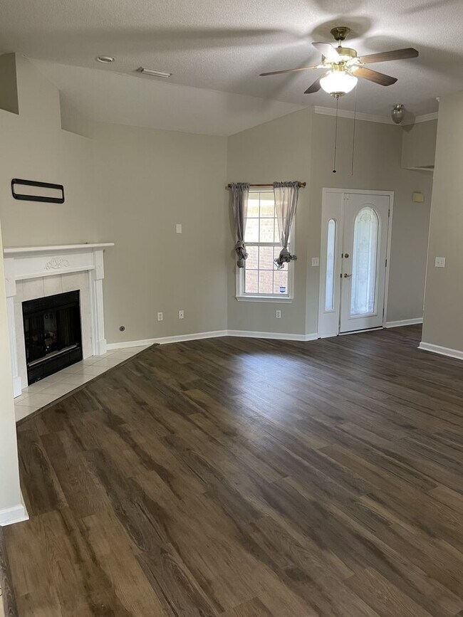 Building Photo - Beautiful Home in Mill Creek Estates