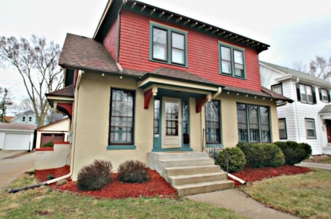 Building Photo - 611 N 65th St