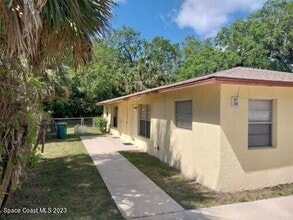 Building Photo - 127 West Ct