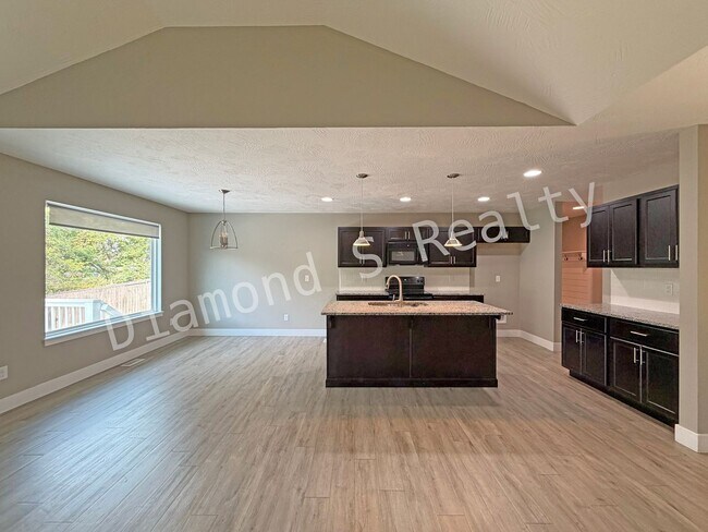Foto del edificio - Stunning 3 Bedroom / 2 Bath Home in Nixa A...
