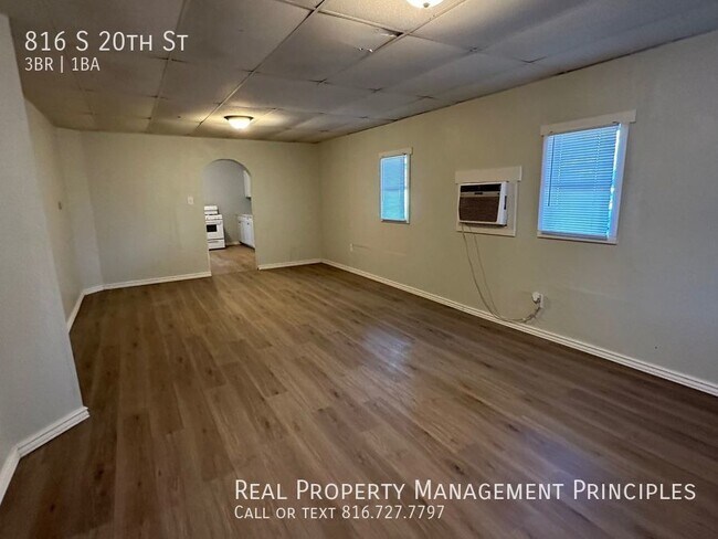 Foto del edificio - Completely renovated, 3 Bedroom, 1 House!!