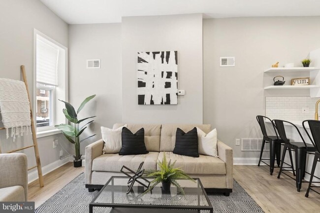 Building Photo - 2571 Coral St