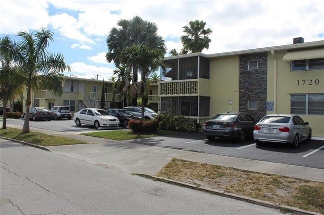 Building Photo - 1720 Funston St