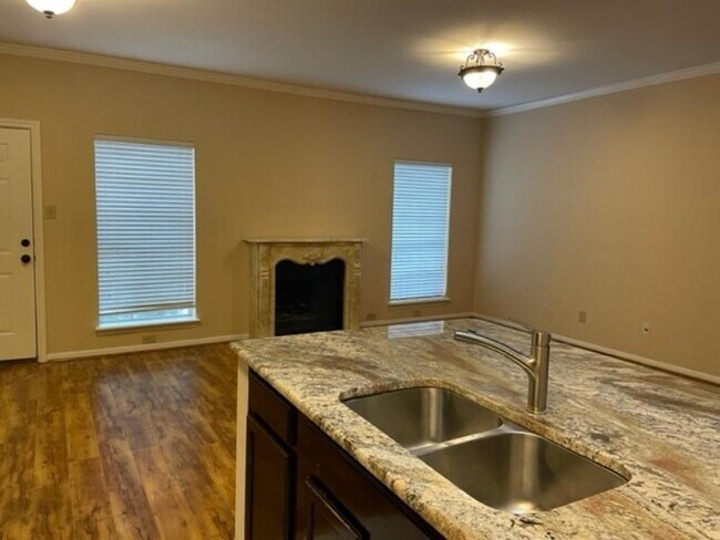 Building Photo - 7378 Regency Square Ct