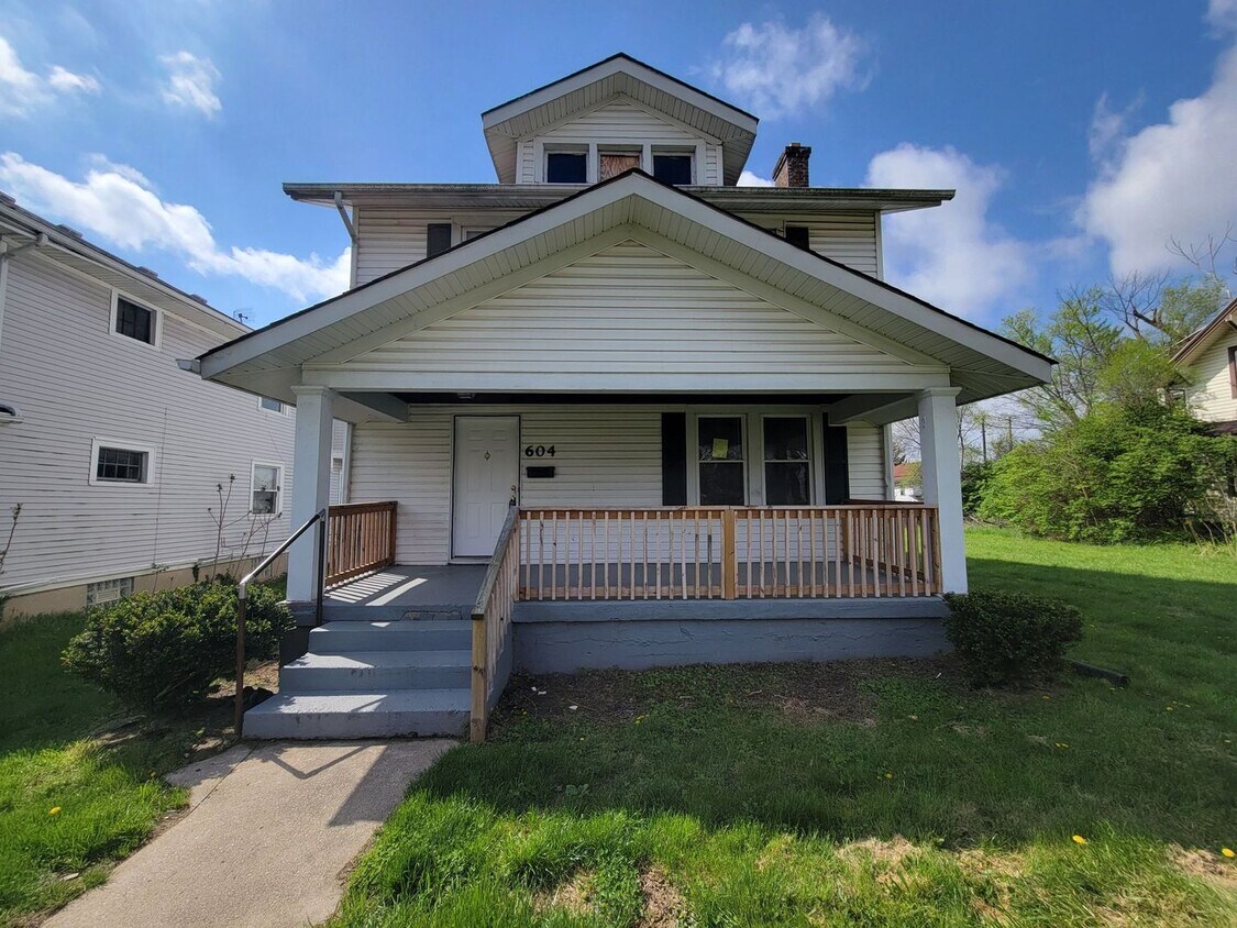 Primary Photo - 604 Cambridge Ave