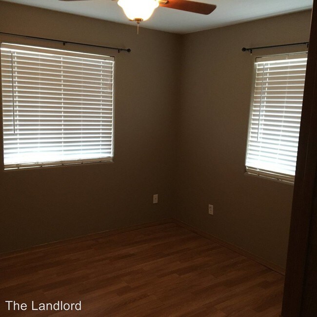 Building Photo - 3 br, 2 bath Apartment - 22 Diane RD #E