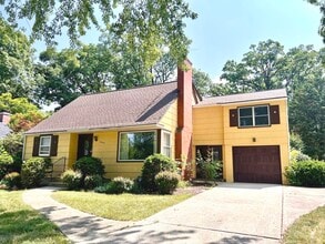 Building Photo - 4633 Oakwood Ave