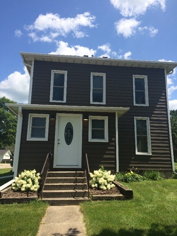 Primary Photo - 415 S Elm Ave