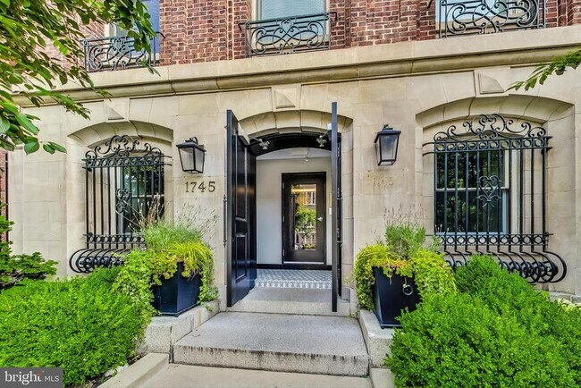 Foto del edificio - 1745 N St NW