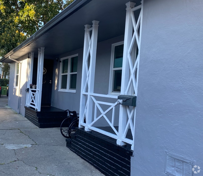 Kenwood Park Apartments for Rent with Parking Oakland, CA 2 Rentals