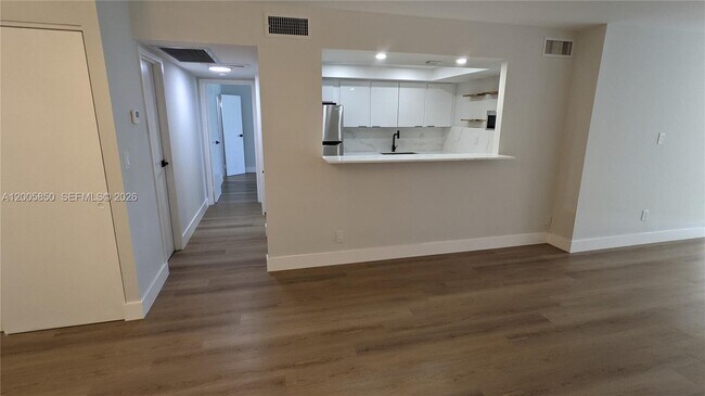 Foto del edificio - 501 Three Islands Boulevard