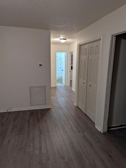 Building Photo - 609 Rucker Dr S