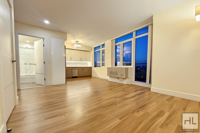 Building Photo - Northern Boulevard