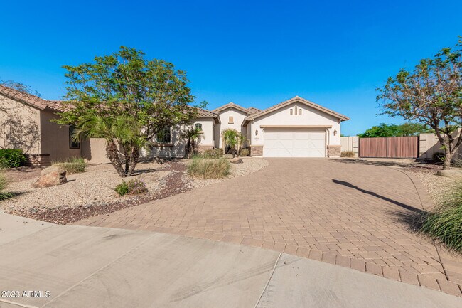 Building Photo - 14806 Luna Dr N