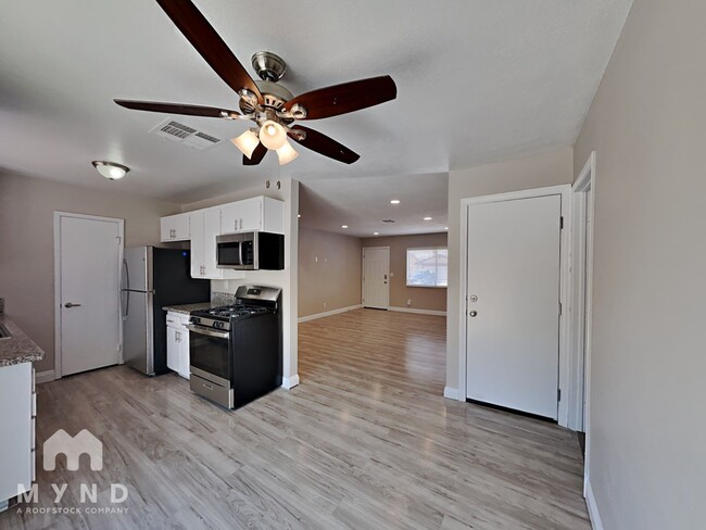 Foto del edificio - 3766 Lone Oak St