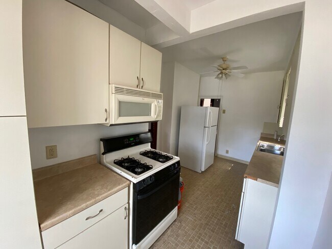 Foto del edificio - 329 E 19th Ave