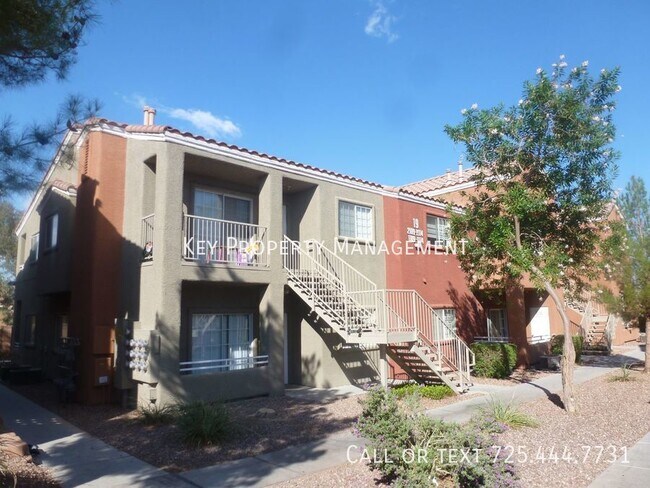Building Photo - 2 BEDROOM 2 BATH IN GATED COMMUNITY NEAR N...