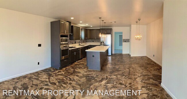 Building Photo - 4 br, 2 bath House - 4828 LAKESTREAM AVE