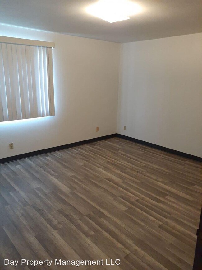 Building Photo - 150 Memorial Cir