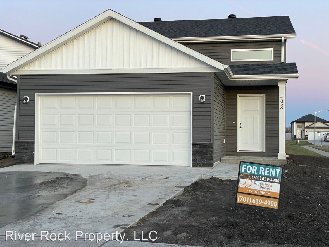 4 br, 2 bath House 4558 18th St South House Rental in Moorhead, MN