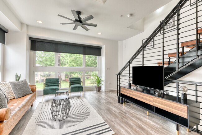 Photo - 145 Catalpa St Townhome