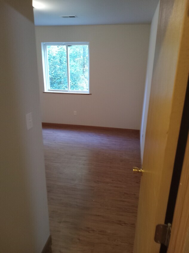 1009 Hawthorne St, Desloge, MO 63601 Apartments in Desloge, MO