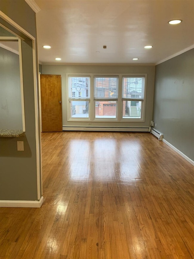 Building Photo - 307 Palisade Ave