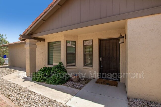 Building Photo - 1190 W Laredo St