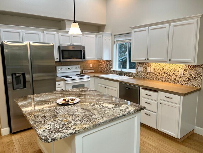 Foto del edificio - Great South Salem Location, Single-Level Home!