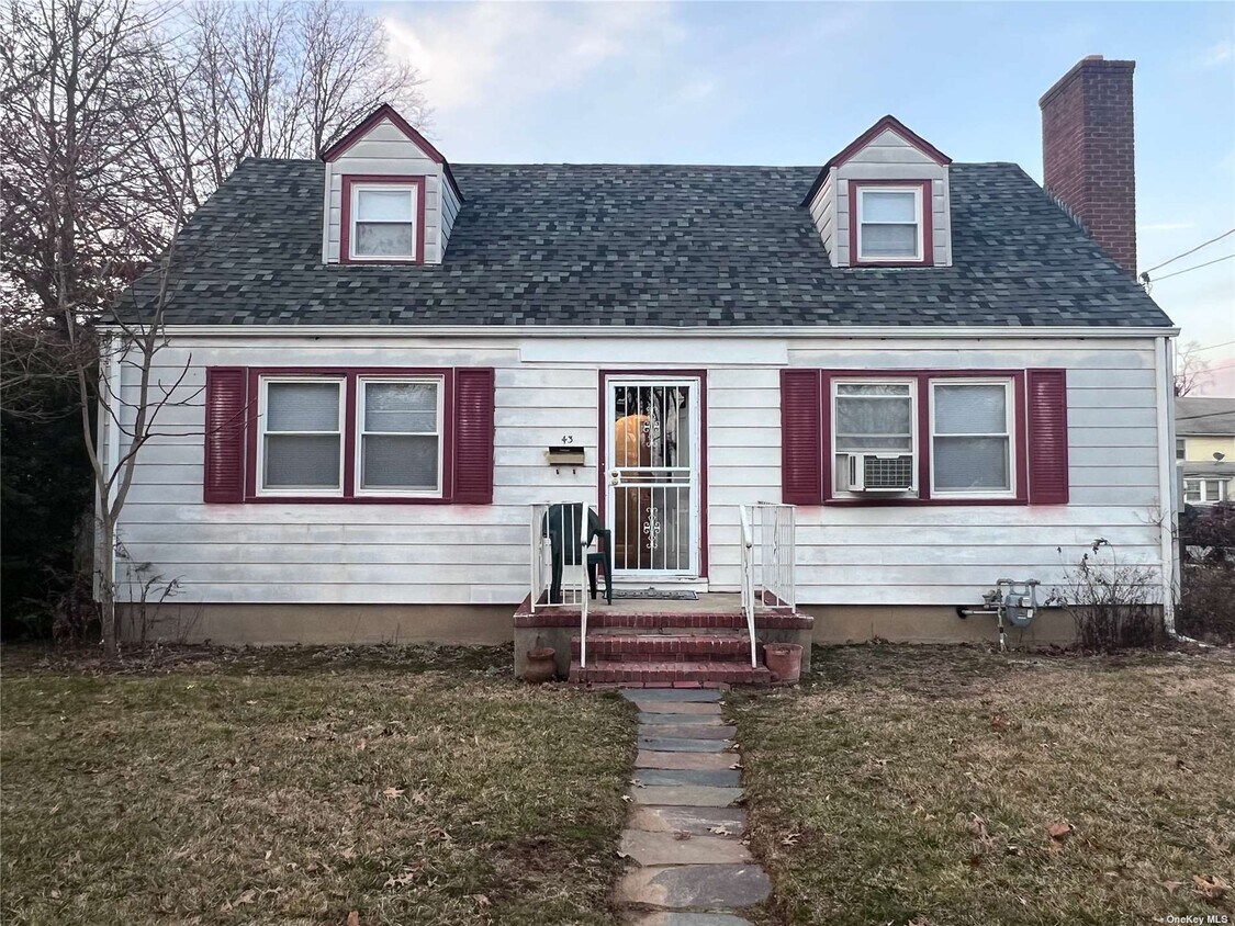 Primary Photo - 43 Lawson St