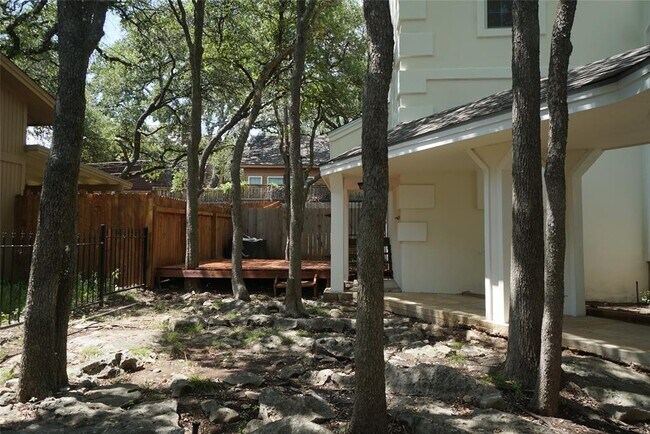 Building Photo - 8106 Forest Mesa Dr