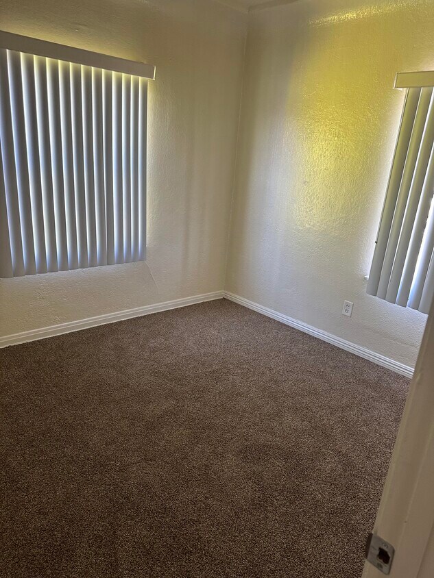 Primary Photo - 123 W Alondra Blvd