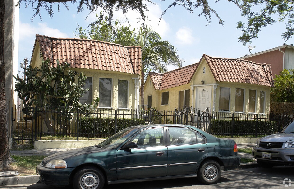 Foto del edificio - 5955 Barton Ave
