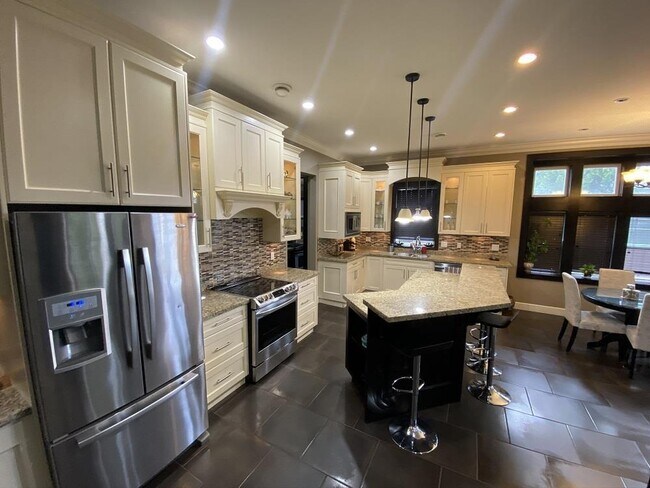 Photo du bâtiment - 11655-1187A 87a Ave