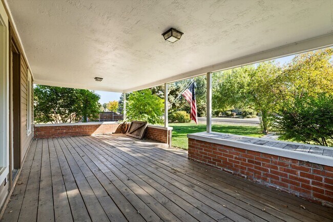 Building Photo - Charming Country Home on 1 Acre – 2 Bed, 1...